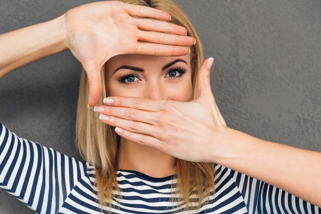 Hojenie očí po laserovej operácii: Ako zvládnuť rekonvalescenciu bez rezania a pocitu suchosti?